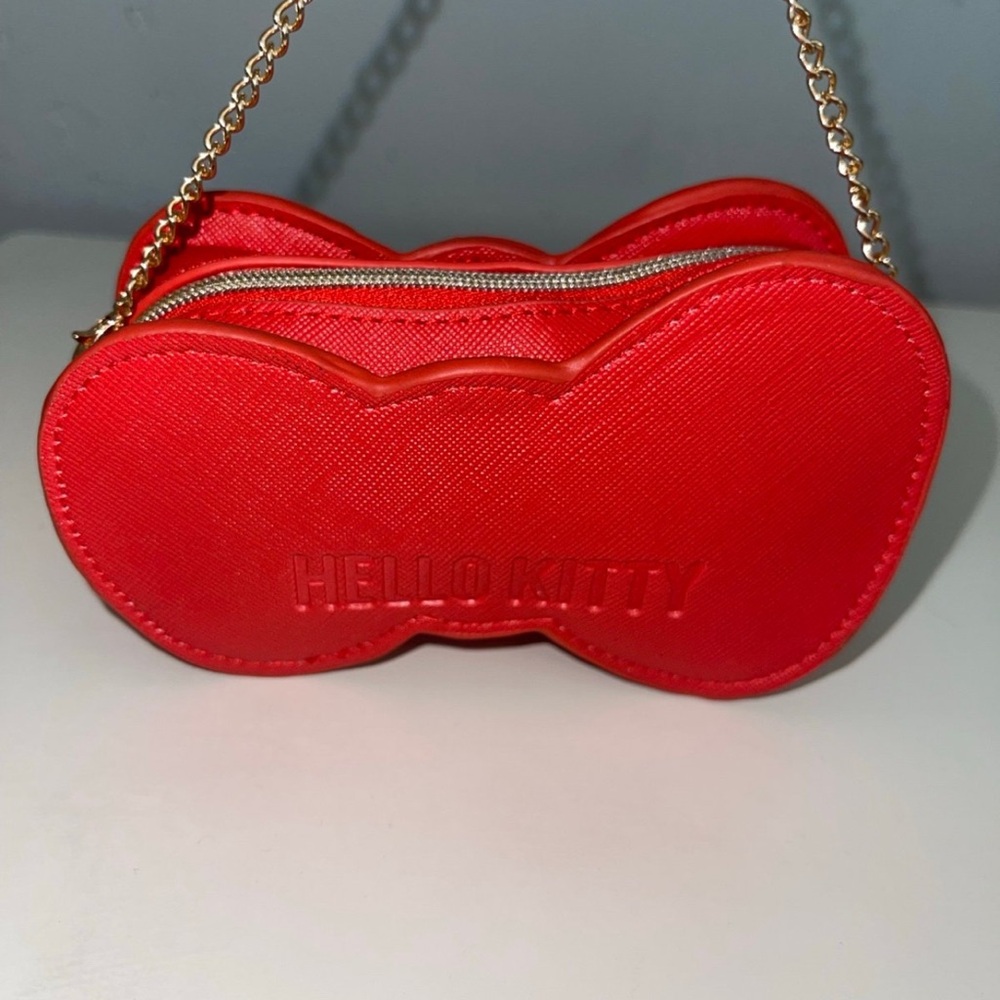 Hello Kitty Red Crossbody Bag with Gold Chain - Picture 3 of 5